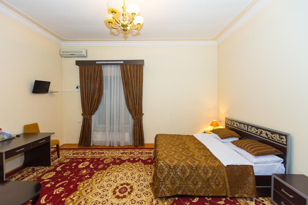 Araz Hotel Баку Экстерьер фото