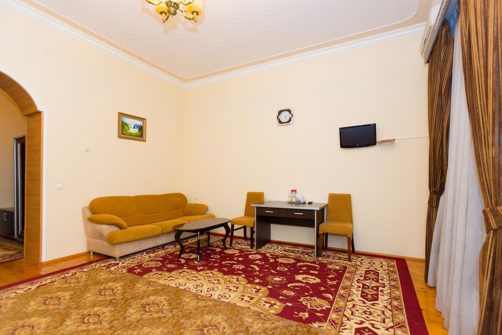 Araz Hotel Баку Экстерьер фото