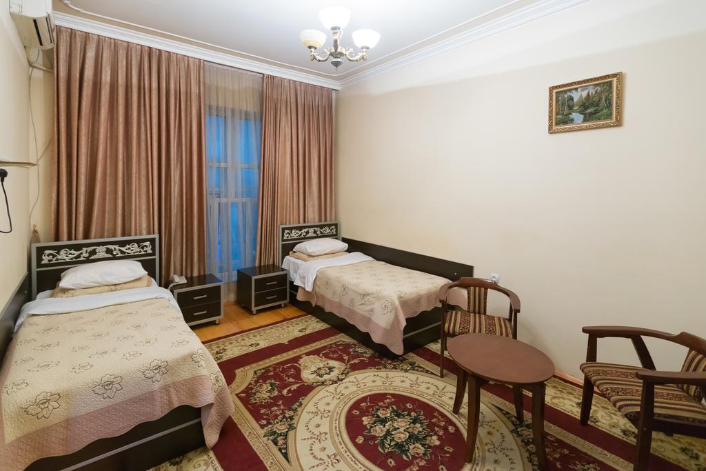 Araz Hotel Баку Экстерьер фото