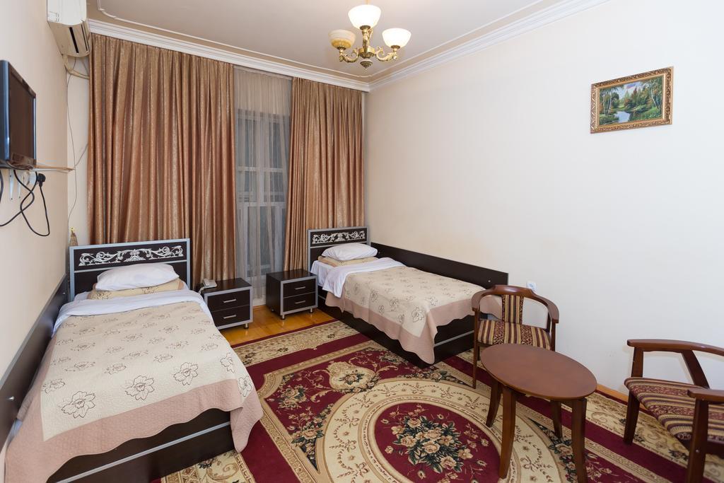 Araz Hotel Баку Экстерьер фото