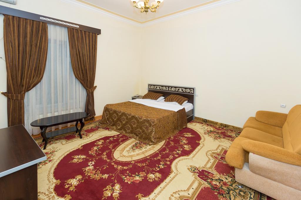 Araz Hotel Баку Экстерьер фото