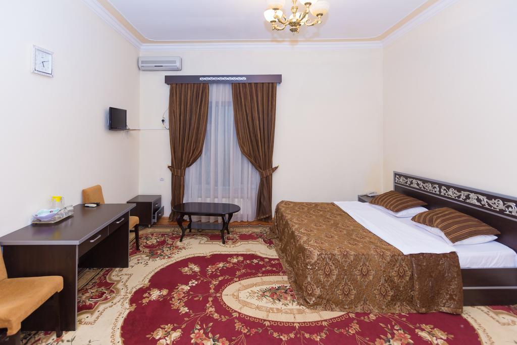 Araz Hotel Баку Экстерьер фото